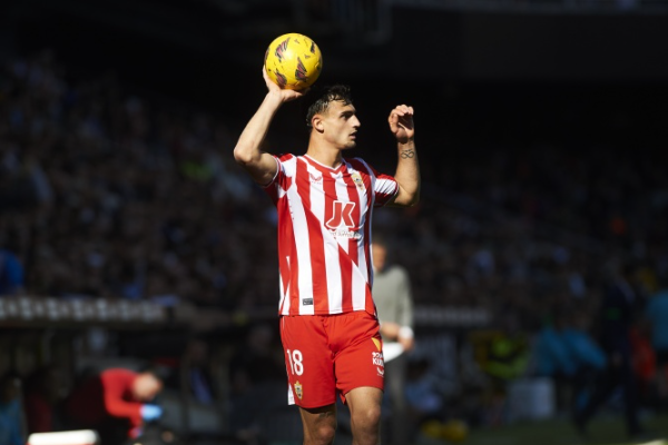 國米與米蘭爭奪阿爾梅里亞年輕后衛普比爾